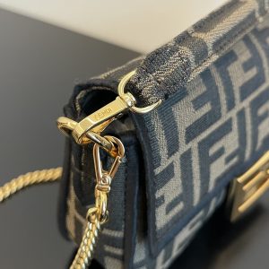 FendI Small Baguette Bag-20x15x9CM - Image 4