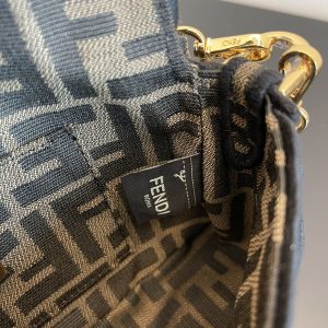 FendI Small Baguette Bag-20x15x9CM - Image 5