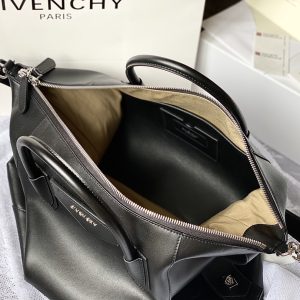 Gienvchy Antigona Soft Tote-30*8*25&45*9*35CM - Image 5