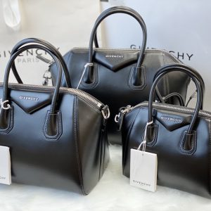 Gienvchy Antigona Tote - Image 10