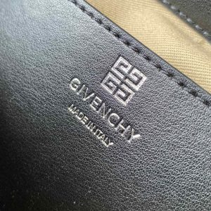Gienvchy Antigona Sport -22*5*18CM - Image 2