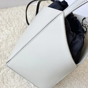 Gienvchy Cutout Bucket-16*11*11 CM - Image 3