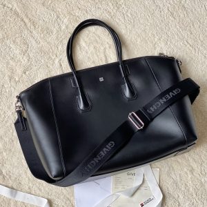 Gienvchy Antigona Sport -41*9*31CM - Image 3