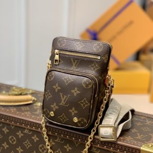 Louis Vuitton Utility Phone Pocket – 16*19*6CM - Image 1