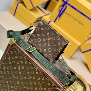 Louis Vuitton M47546 Toiletry Handbags- 26-19.0×15.0x6CM - Image 4