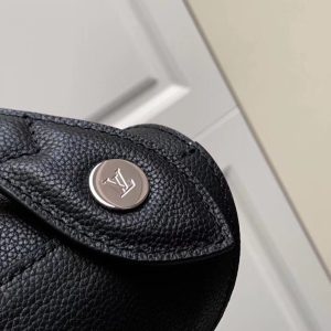 Louis Vuitton Lock Me Hobo-29.5*34*16CM - Image 8