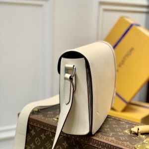LV New Flap-M30807-28.3 x 18.3 x 4.3CM - Image 2