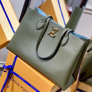 Louis Vuitton Lockme Handbags M57345-42*28*15CM