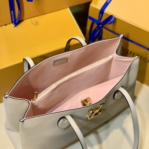 Louis Vuitton Lockme Handbags M57345-42*28*15CM - Image 8