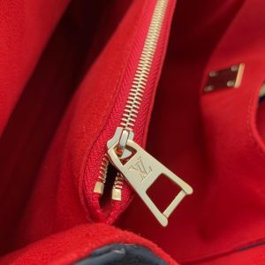 Louis Vuitton Lockme Handbags M57345-42*28*15CM - Image 6
