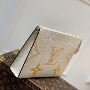 Louis Vuitton Toiletry Pouch 26-26*20*5CM - Image 4