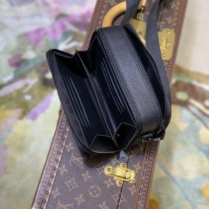 Louis Vuitton Alpha Wearable Bag-M59161-18.5 x 11 x 6.5CM - Image 4