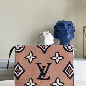 Louis Vuitton Wild at Heart Toiletry Pouch 26-26*20*5CM