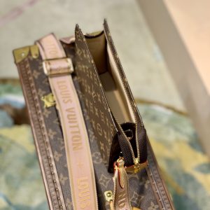 Louis Vuitton M47546 Toiletry Handbags- 26-19.0×15.0x6CM - Image 6