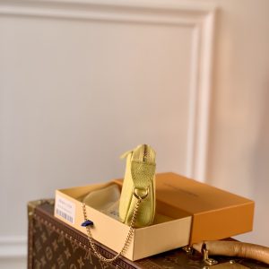 Louis Vuitton Mini Pochette Accessoires-15*9.5*3CM - Image 6