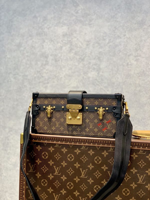 lvbag-35432211tretert_2_.jpg