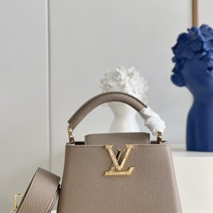 Louis Vuitton Capucines Handlebag - Image 2