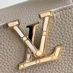 Louis Vuitton Capucines Handlebag - Image 5