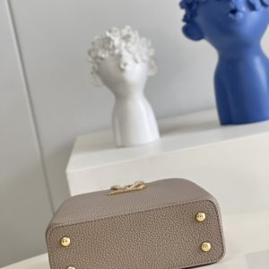 Louis Vuitton Capucines Handlebag - Image 6