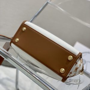Louis Vuitton On My Side Tote Bag-25*20*12CM - Image 5