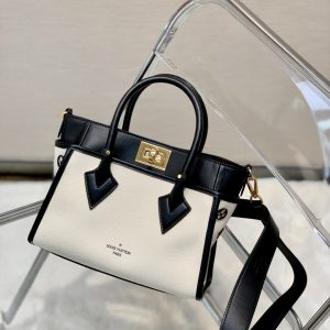 Louis Vuitton On My Side Tote Bag-25*20*12CM