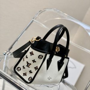 Louis Vuitton On My Side Tote Bag-25*20*12CM - Image 2