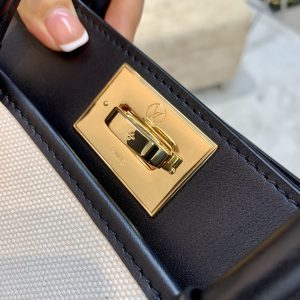 Louis Vuitton On My Side Tote Bag-25*20*12CM - Image 4