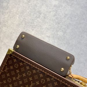 Louis Vuitton Capucines Bag-31.5*20*11CM - Image 9