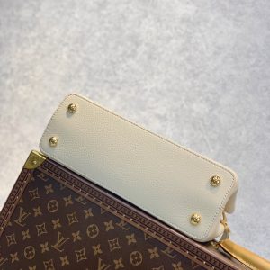 Louis Vuitton Capucines Bag-31.5*20*11CM - Image 4