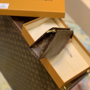 Louis Vuitton Toiletry Pouch -15*10*4.5CM - Image 7