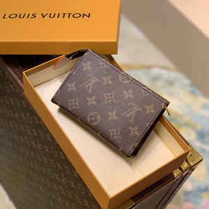 Louis Vuitton Toiletry Pouch -15*10*4.5CM - Image 8