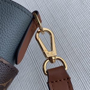 Louis Vuitton On My Side Tote Bag-31*25*14CM - Image 8