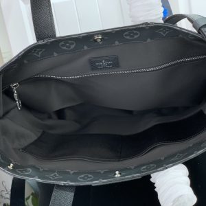 Louis Vuitton Outdoor Handbags-39*35*14.5CM - Image 4