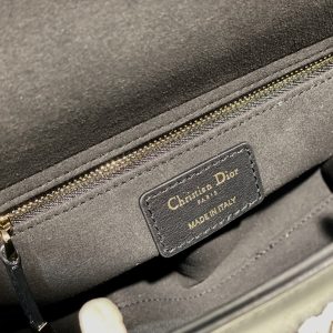 Lady Diro Handle Bag-24CM - Image 9
