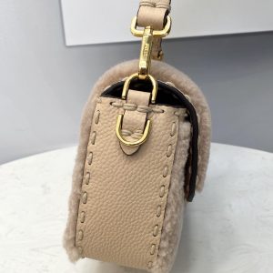 FendI Medium Baguette Bag-27×6×15CM - Image 2