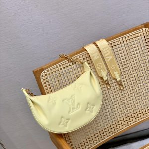 Louis Vuitton Over The Moon Handbag-27.5*16*7CM - Image 3