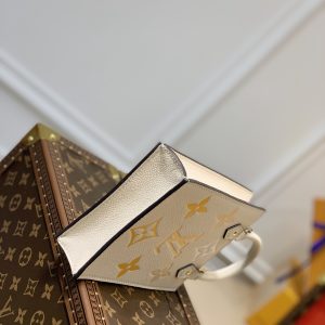 Louis Vuitton Petie Sac Plat Tote-17*14*5.5CM - Image 3