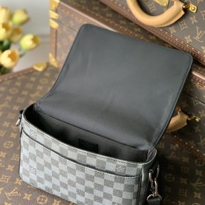 Louis Vuitton Studio Messenger Bag-23.5* 14*5 CM - Image 7