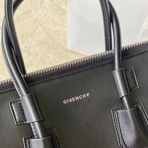 Gienvchy Antigona Sport -33*7*25CM - Image 5