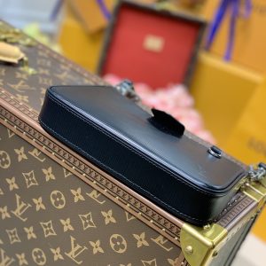 Louis Vuitton Easy Pouch On Strap-19*11.5*3CM - Image 7