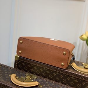 Louis Vuitton Capucines Bag-31.5*20*11CM - Image 4