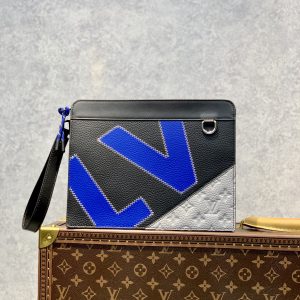 Louis Vuitton Standing Pouch-21*27*5CM - Image 9