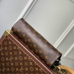 Louis Vuitton Standing Pouch-25*15*9CM - Image 4