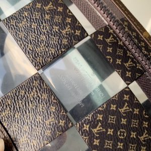 Louis Vuitton Standing Pouch-25*15*9CM - Image 9