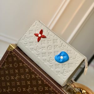 Louis Vuitton M81556 Pouch-29*15*9CM