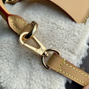 Louis Vuitton Locky BB Bag -21* 17.0*8CM - Image 8