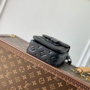 Louis Vuitton S-Lock Vertical Wearable Handbag-12*19*7CM - Image 4
