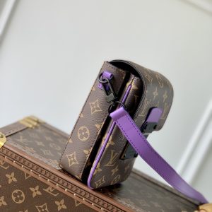Louis Vuitton S-Lock Vertical Wearable Handbag-12*19*7CM - Image 3