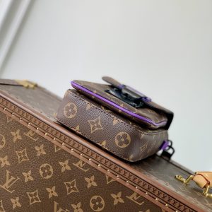 Louis Vuitton S-Lock Vertical Wearable Handbag-12*19*7CM - Image 4