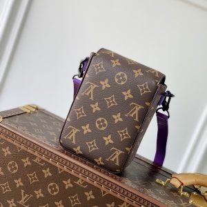 Louis Vuitton S-Lock Vertical Wearable Handbag-12*19*7CM - Image 5